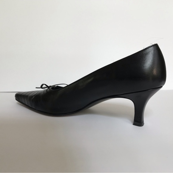 Stuart Weitzman genuine black leather kitten heels 8N excellent condition - Picture 4 of 7